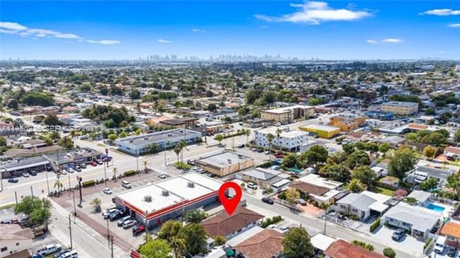 Building Photo - 361 E 39th St