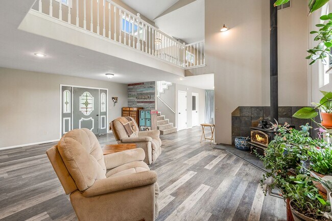 Building Photo - Private Country Living on 20 Acres in Somers