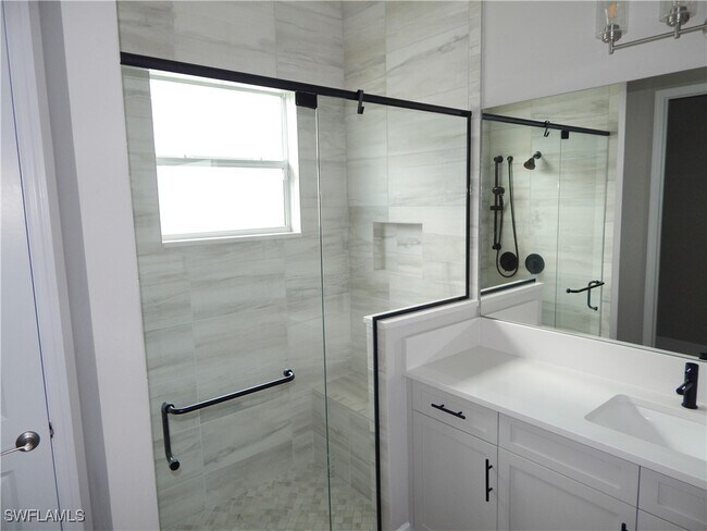 Building Photo - 11331 Jacaranda Dr