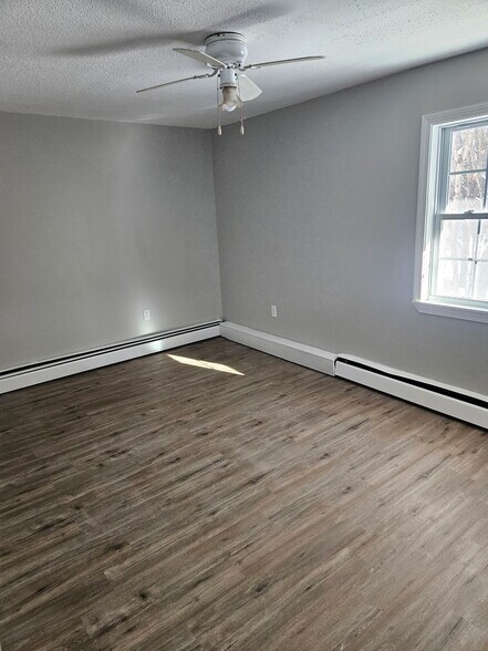 Building Photo - 414 Front St