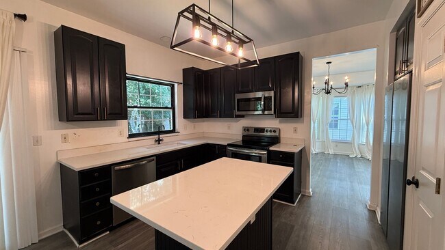 Building Photo - 4 Bedroom Colonial in Prince William County