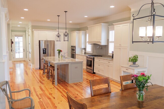 Building Photo - 908 Kestrel Dr