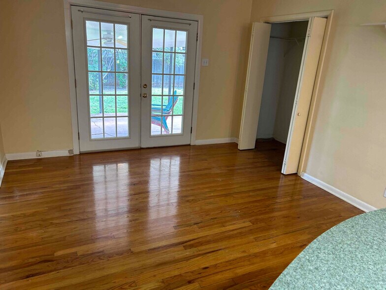 Building Photo - 2519 Tcu Ave