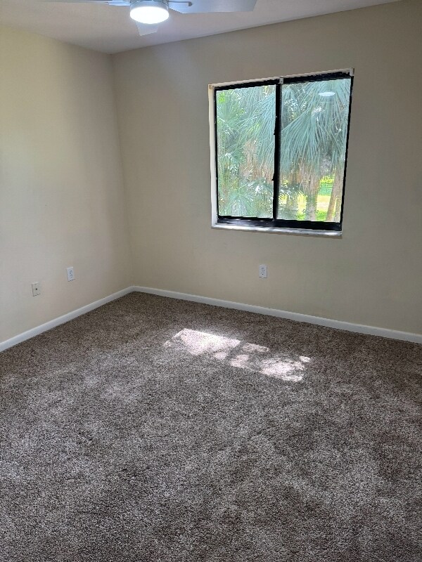 Building Photo - 2216 Flower Tree Cir