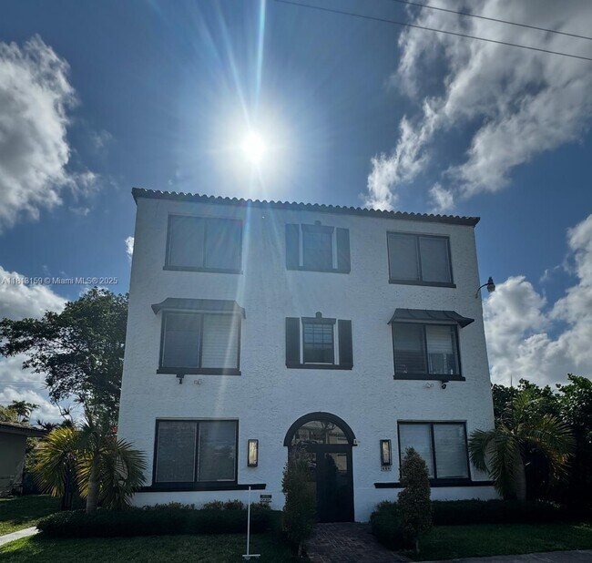 Primary Photo - 444 Ponce de Leon Blvd