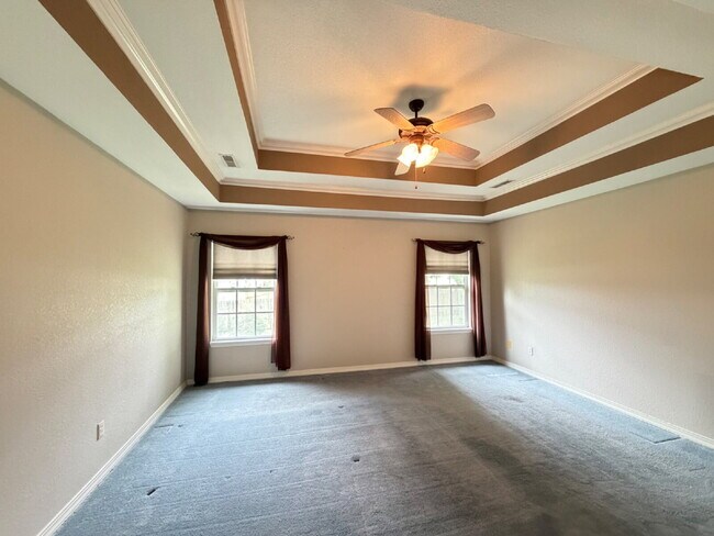 Building Photo - "Charming 3-Bedroom Summerbrooke home with 2 Full Baths with Fenced in, flat back yard”