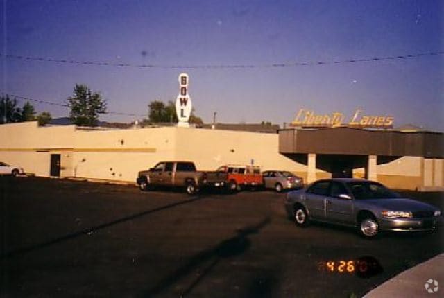 Building Photo - The Equinox