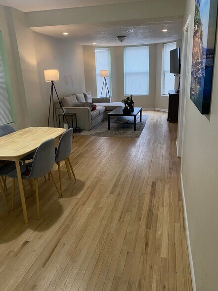 Building Photo - 3128 W 38th Pl