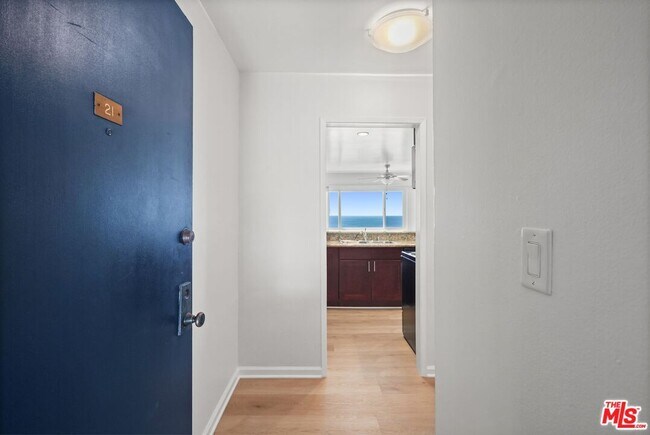 Building Photo - 18004 Coastline Dr