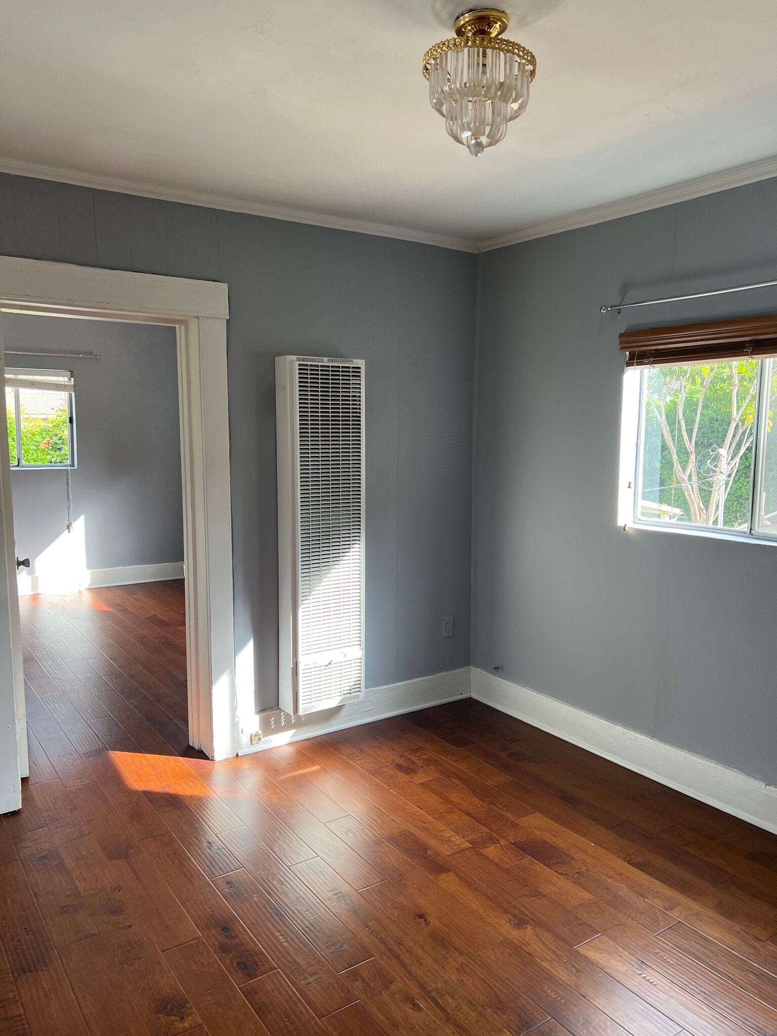 LR to bedroom - 533 Indiana Ave