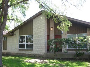 Building Photo - 11905 Bell Ave