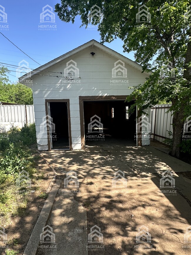 Building Photo - 2912 Ave L