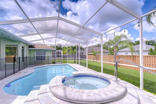 Building Photo - 9813 Woodbay Dr