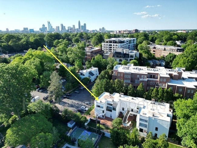 Building Photo - 501 Fenton Pl