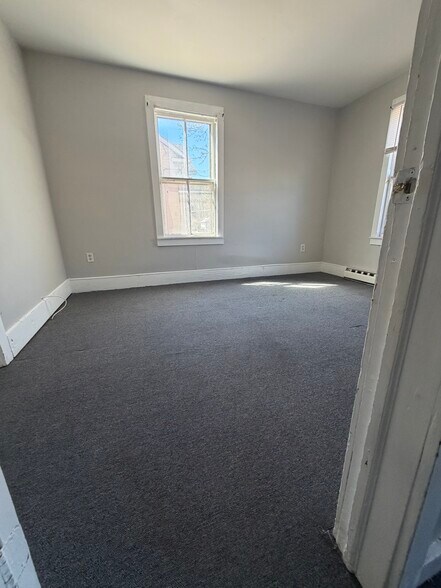 Building Photo - 64 Main St