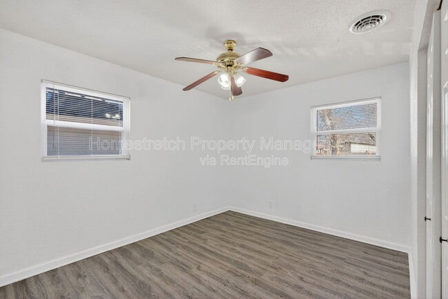 Building Photo - 811 St Thomas Ln