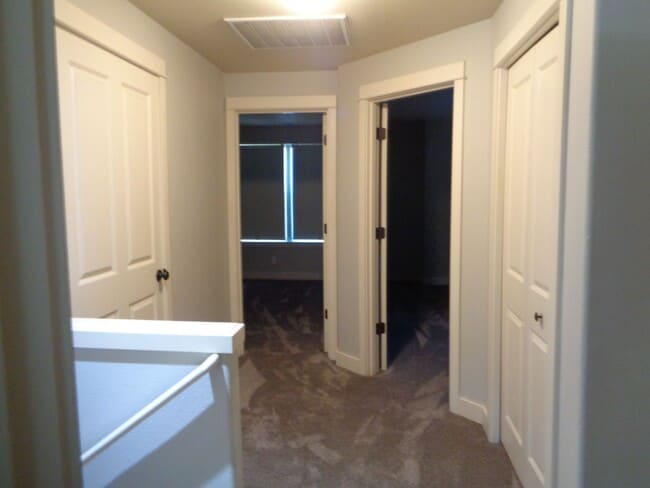 Building Photo - Must See 3 Bedroom Home with Fenced Yard!