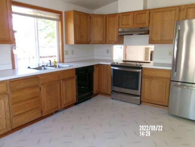 Building Photo - 1431 SW Birdie Dr