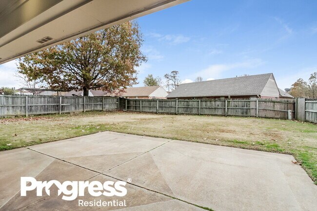 Building Photo - 1859 Winners Circle Cove