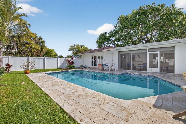 Building Photo - 1010 SW 2nd St