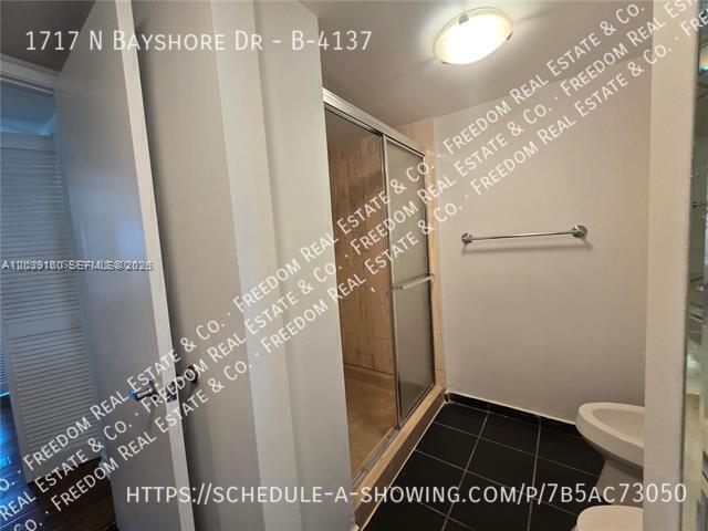 Building Photo - 1717 N Bayshore Dr