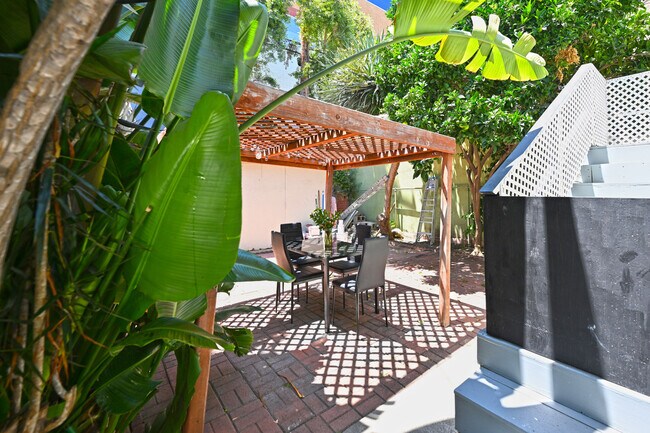 Building Photo - 11063 Ohio Ave