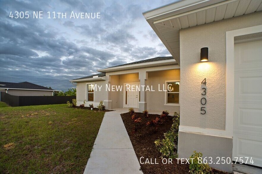 Building Photo - 4305 NE 11th Ave