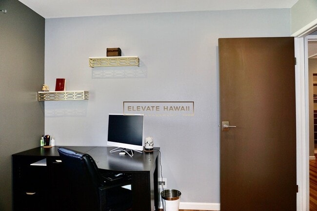Building Photo - CHARMING & MODERN 2 BED 2 BATH 2 PARKING T...