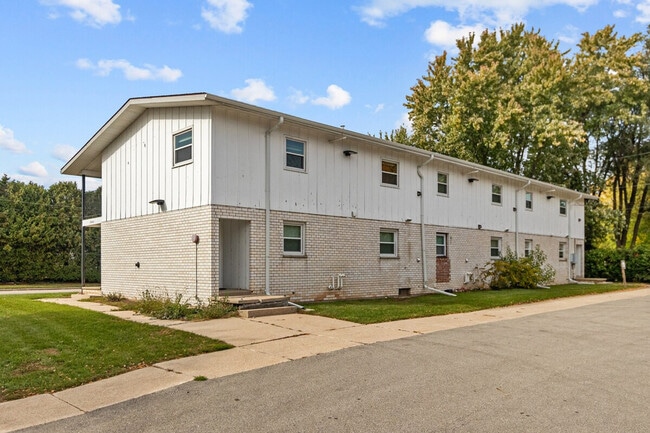 Building Photo - 826 W Browning St