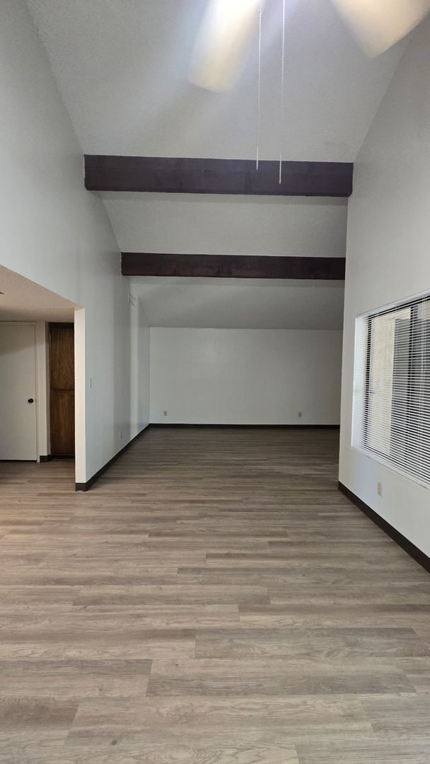 Building Photo - 817 Quail Ln