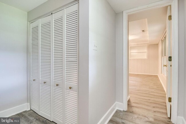 Building Photo - 6525 Byrnes Dr