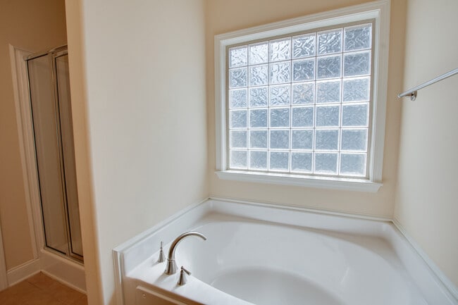 Building Photo - 2917 Magnolia Park Drive Southeast