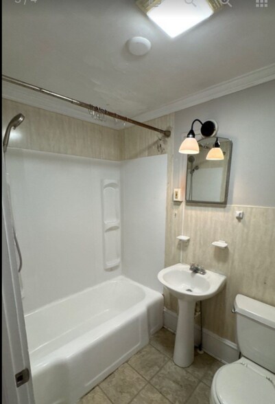 Building Photo - 507 10th St