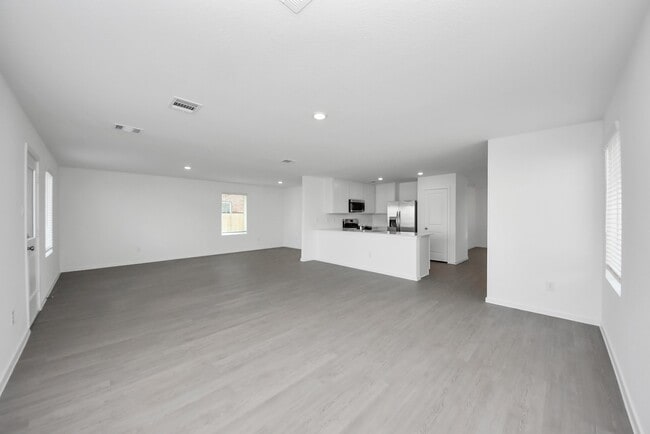 Building Photo - 10410 Birds Nest Dr