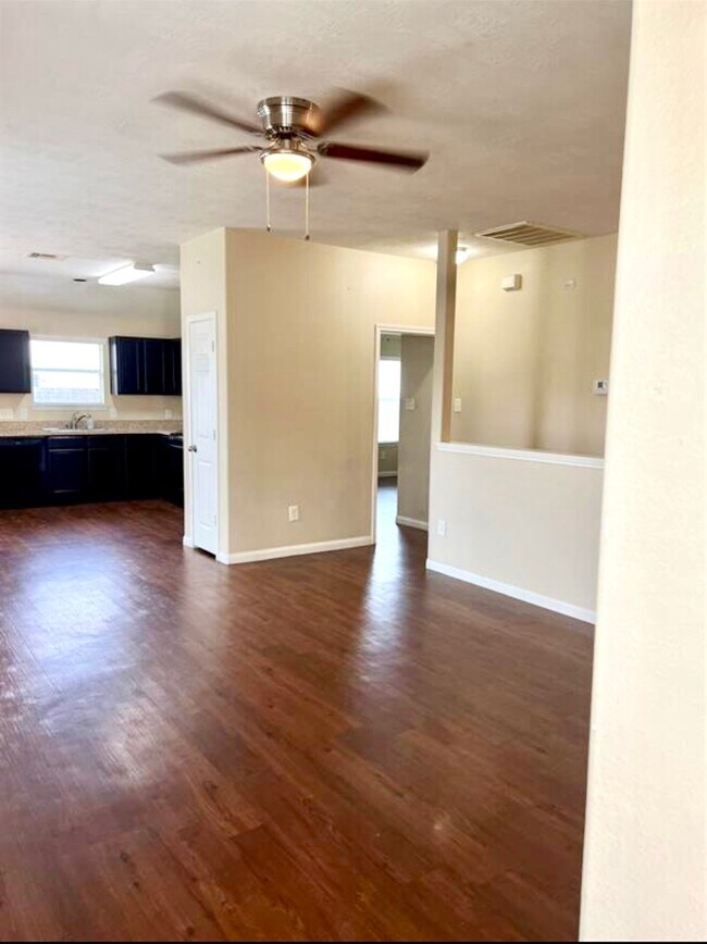 Building Photo - 3415 Maris Way