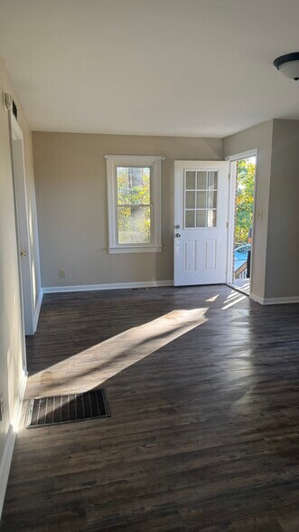 Living Space - 255 16th Street Pl SE