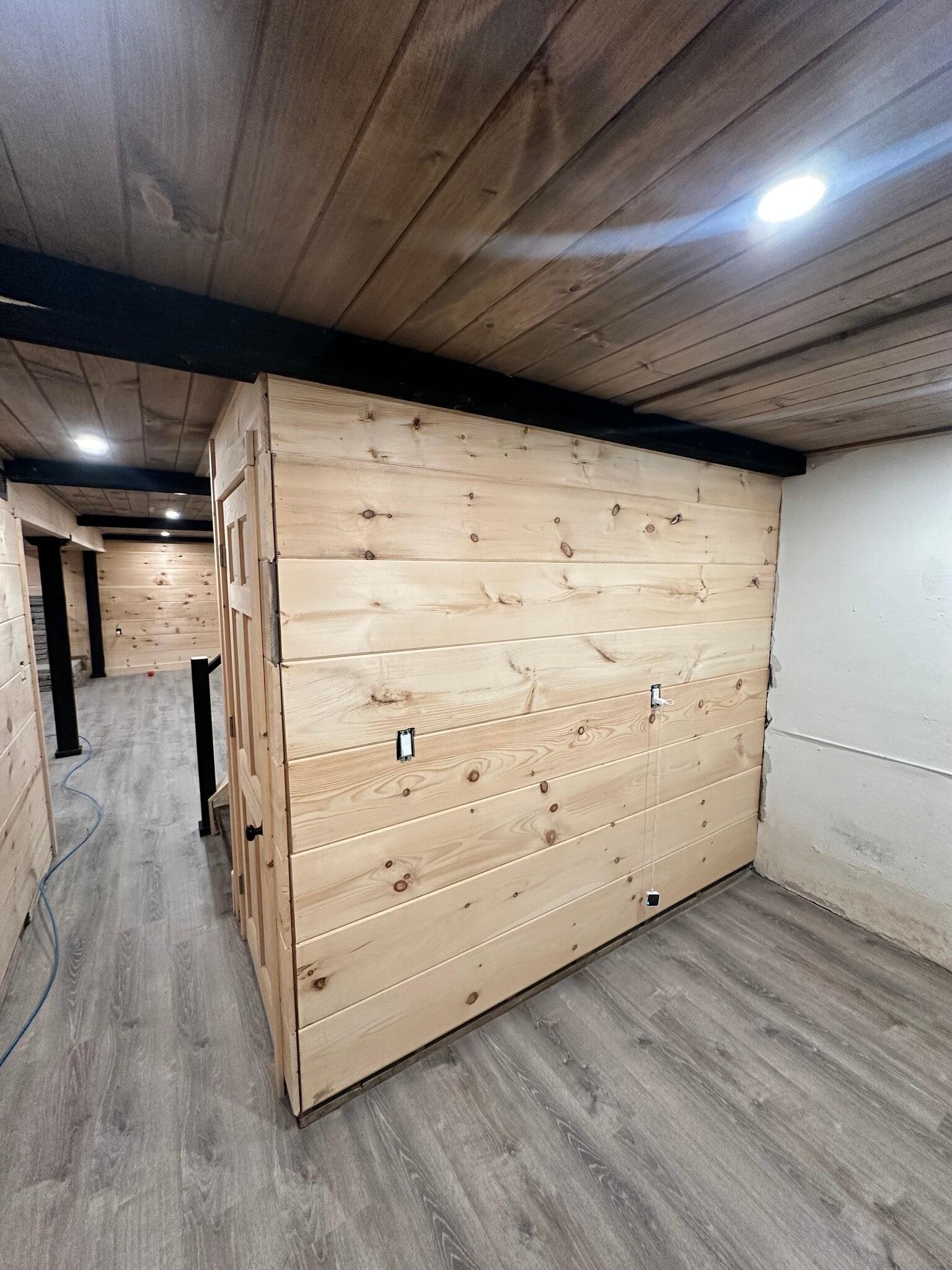 Building Photo - 9149 Wintergreen Dr