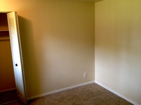 Building Photo - Beautifully Updated 4-Bedroom Home with Large Fenced Yard & Fire Pit