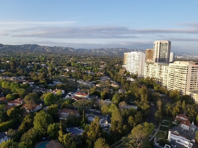 Building Photo - 10701 Wilshire Blvd