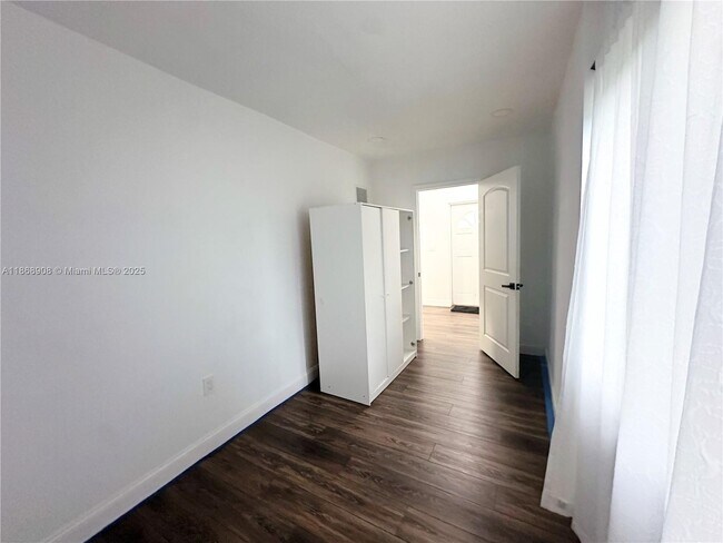 Building Photo - 16450 NW 23rd Ct