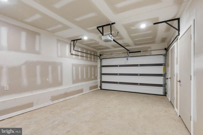 Building Photo - 3000 Schirra Ln