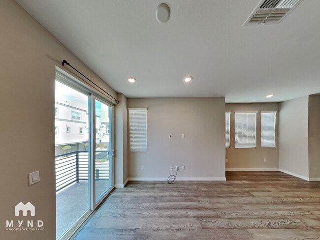 Building Photo - 1502 Cherry Cir