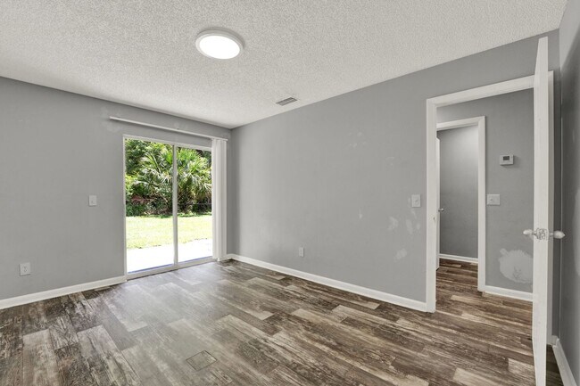 Building Photo - ***Cozy 1 Bedroom Apartment in Orange City