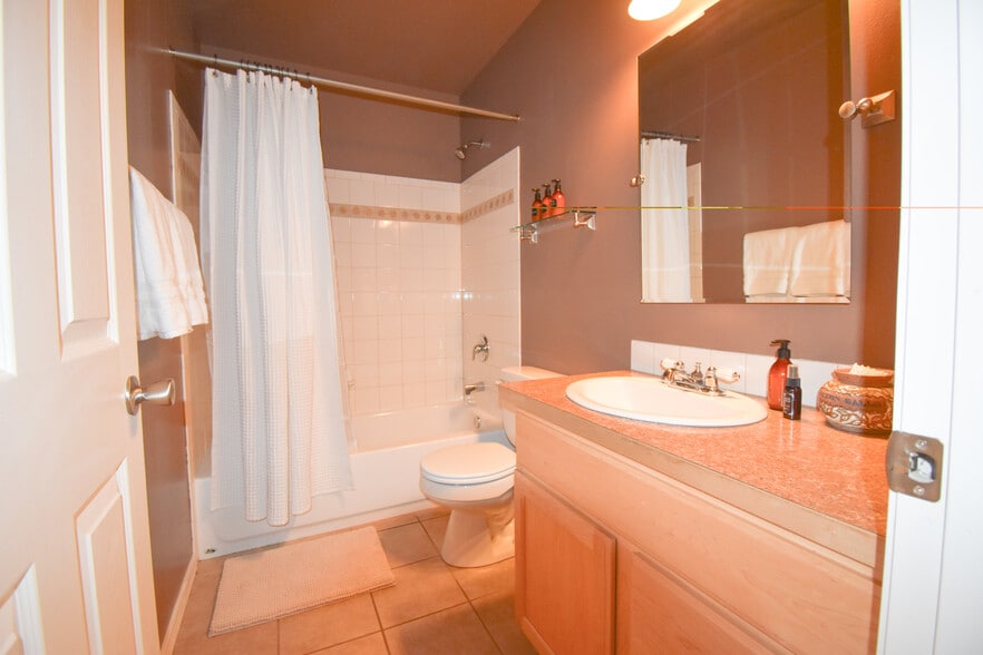 Bathroom 2 - 3204 N SMITH ST