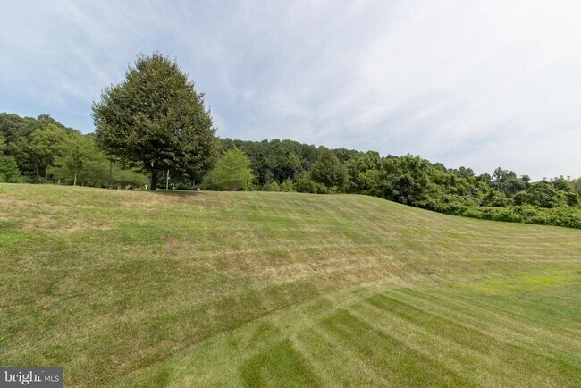 Building Photo - 17 Landon Way