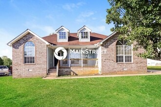 Building Photo - 3 Bedroom Pet-Friendly Home in La Vergne, TN with Main Street Renewal