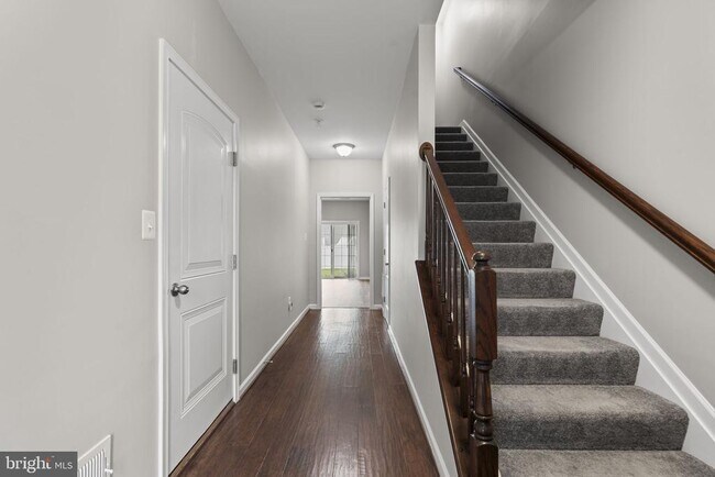 Building Photo - 9442 Adelaide Ln