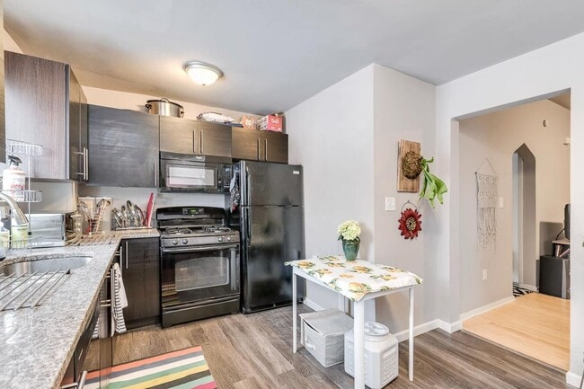 Building Photo - 6731 Hamilton Ave