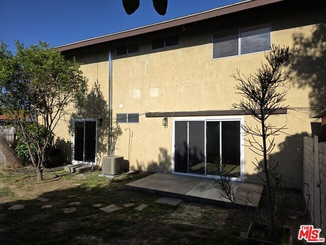 Building Photo - 14747 Woodruff Ave