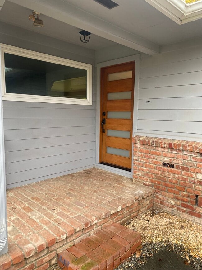 Building Photo - 31451 N Redwood Hwy